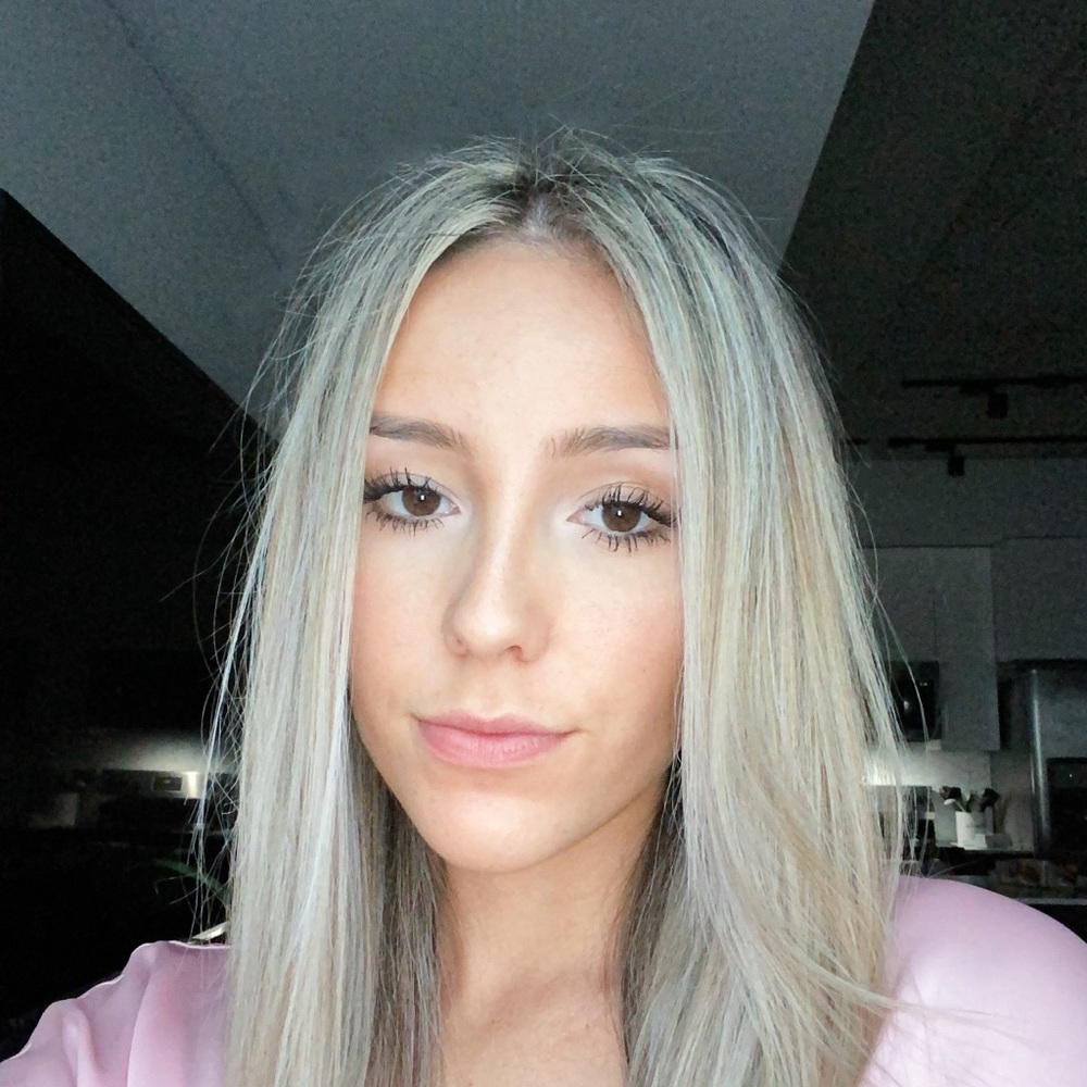 Meet your Posher, Adriana